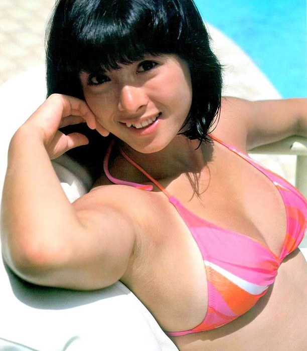 河合奈保子の水着5