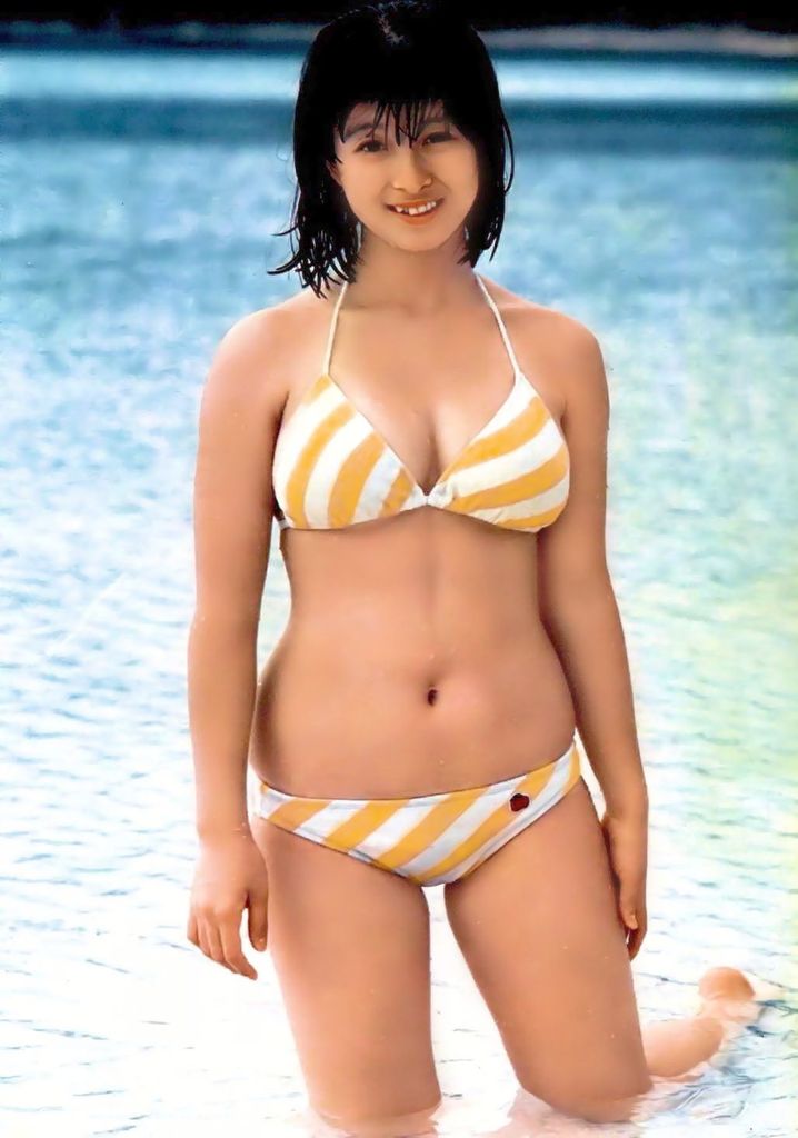 河合奈保子の水着18
