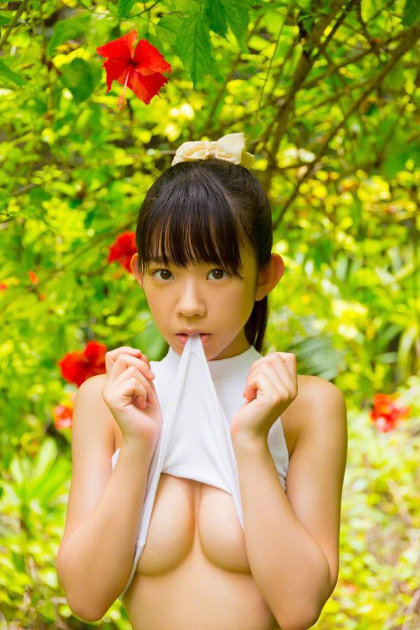 長澤茉里奈 下乳 グラビア