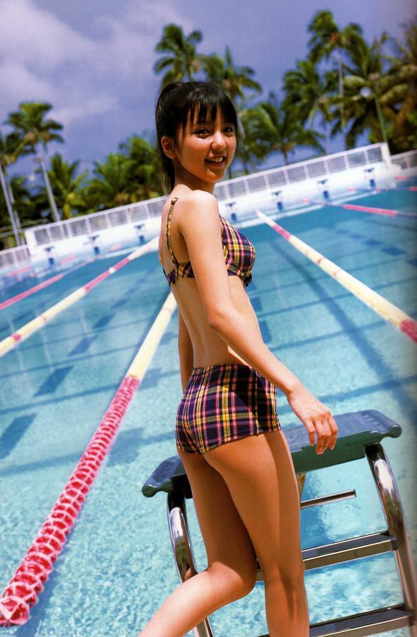 真野恵里菜 お尻 グラビア