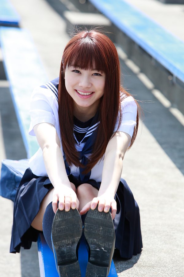 石田亜佑美 セーラー服 グラビア