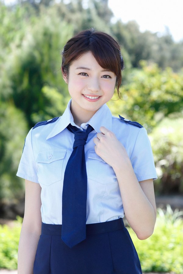 中村静香 婦警コスプレ グラビア