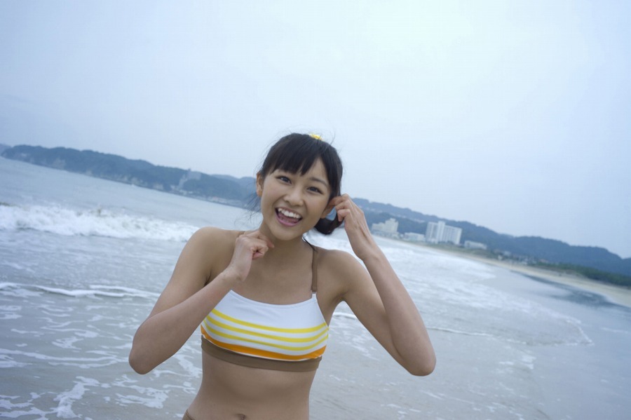 和田彩花 脇 グラビア