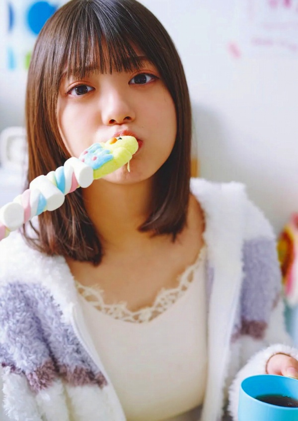 冨里奈央　フェラ顔画像