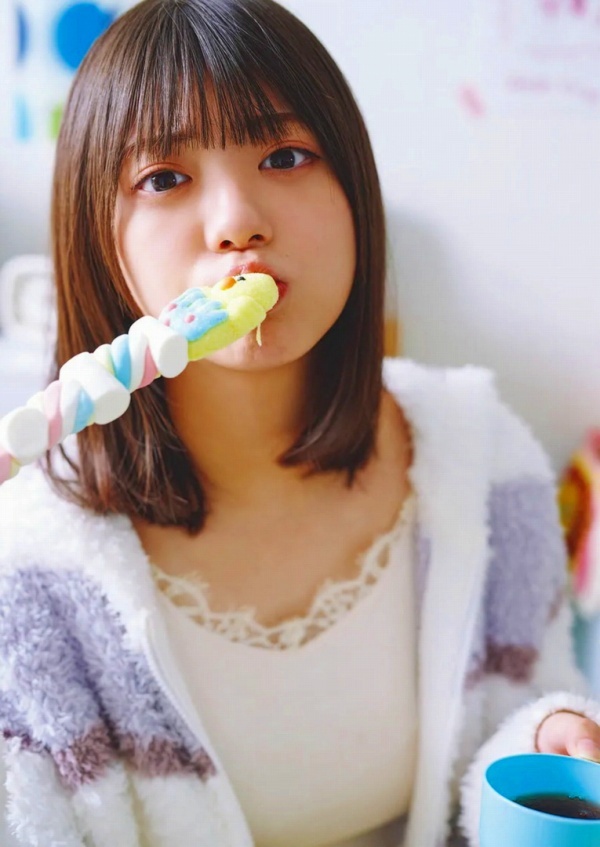 冨里奈央　フェラ顔画像