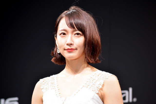 吉岡里帆　脇