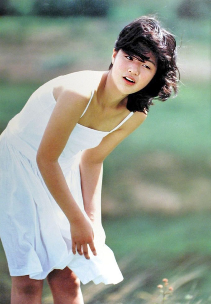 菊池桃子　セクシー画像