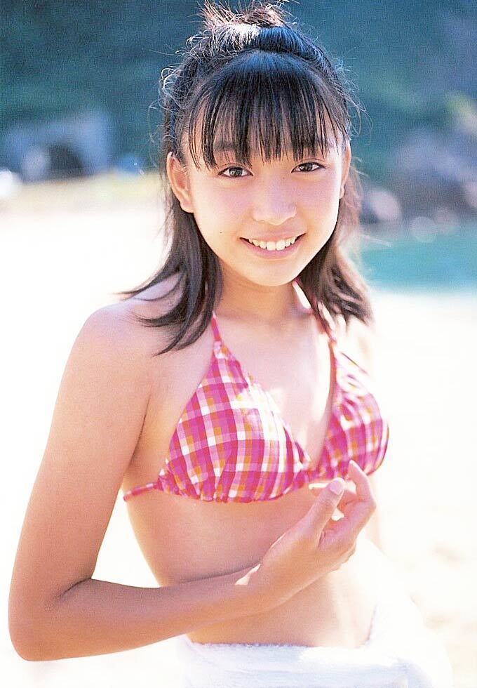黒川芽以 水着画像