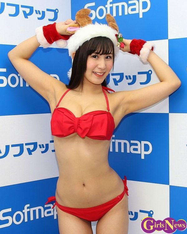 水沢まい ビキニ サンタコスプレ