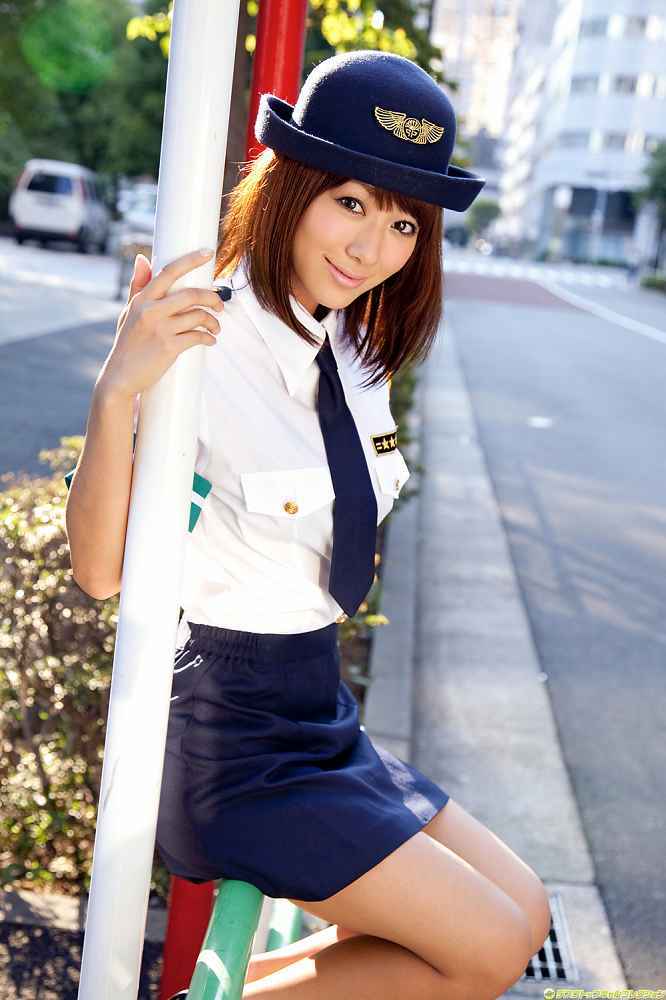 清水ゆう子 婦警コスプレ