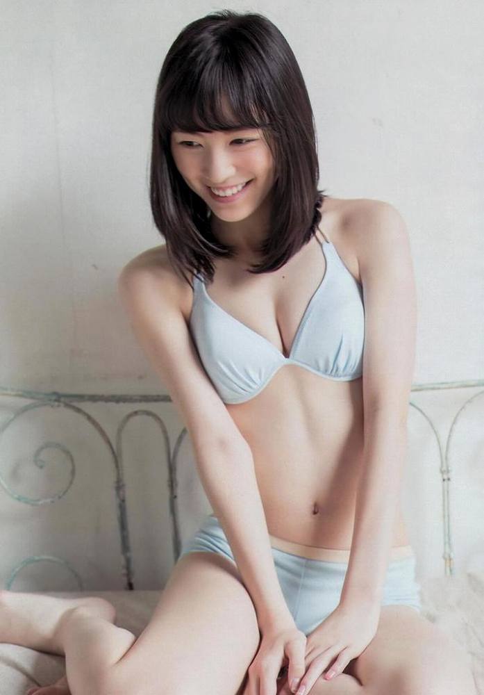 松井珠理奈 谷間 セクシー