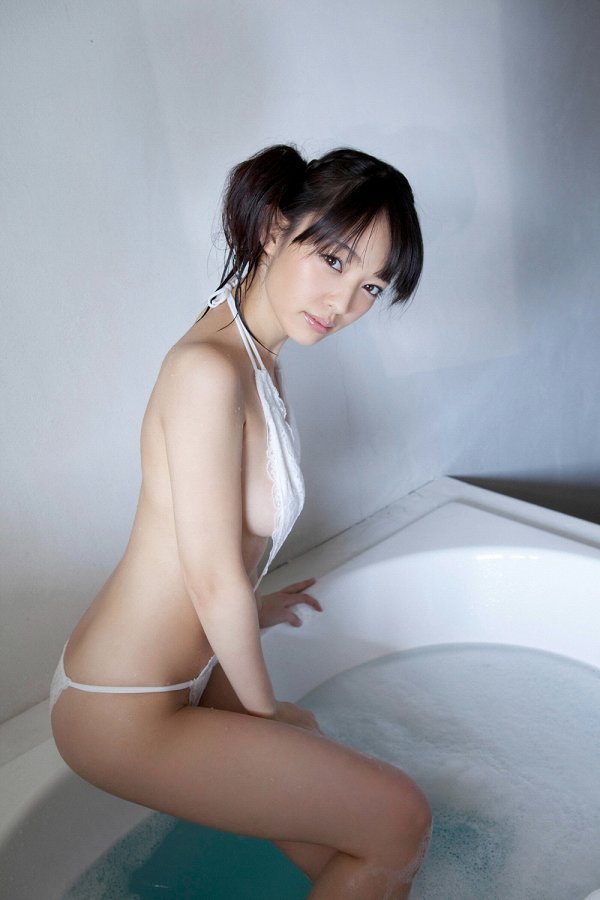 安藤遥 横乳